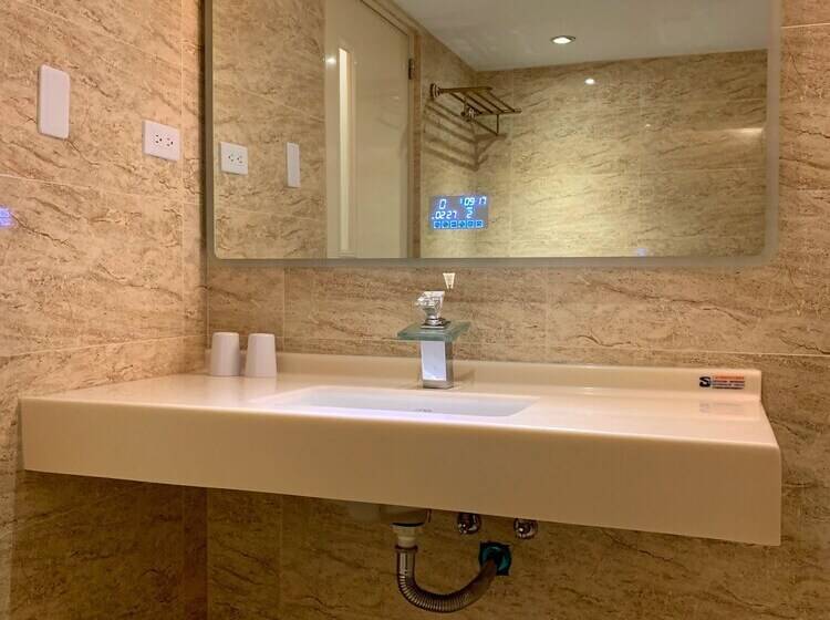 اتاق سوپریور, Champs Elysees