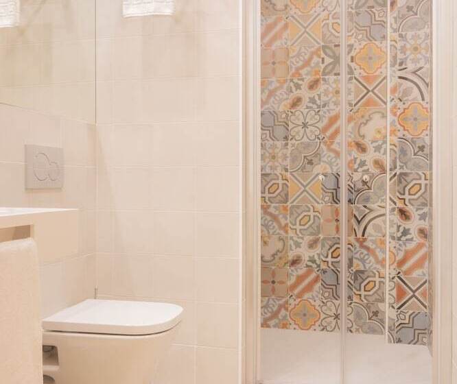 Habitació Triple Estàndard, La Mina Hostal Boutique