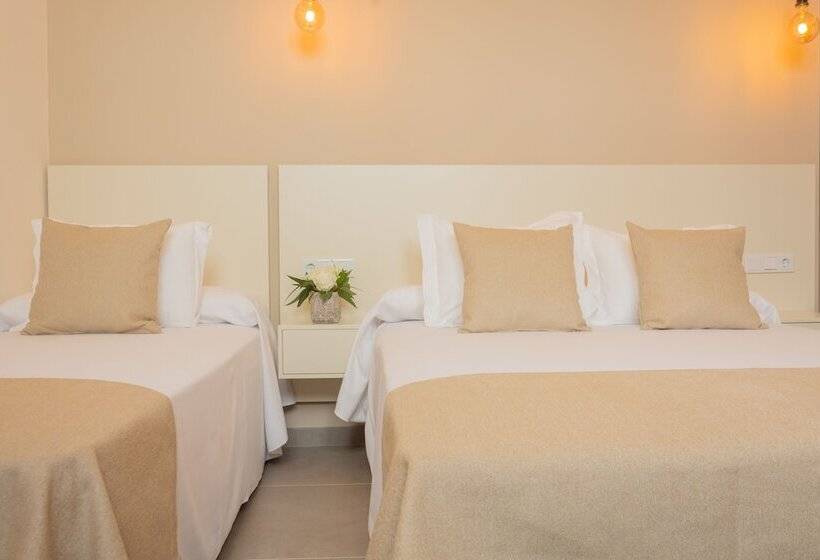 Habitació Triple Estàndard, La Mina Hostal Boutique