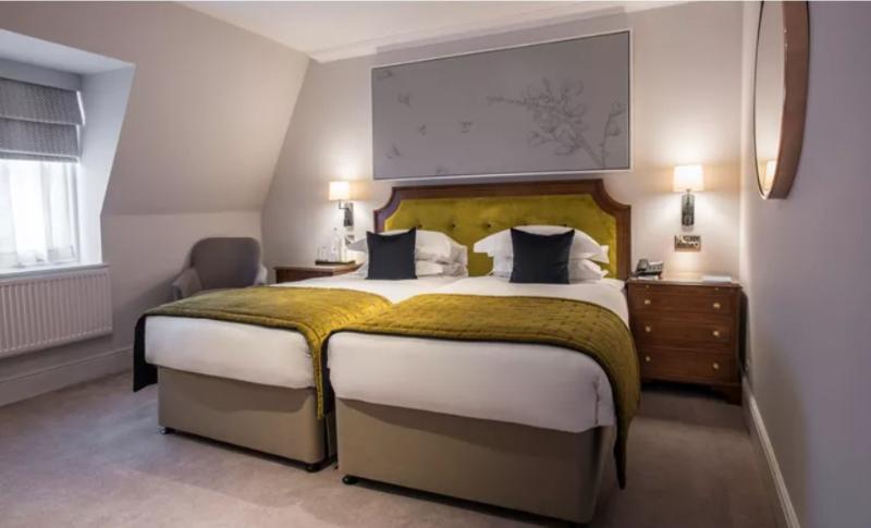 غرفة قياسية, Sloane Place