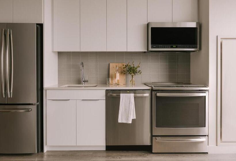 スタンダードスタジオ, Sonder At Pierce Boston