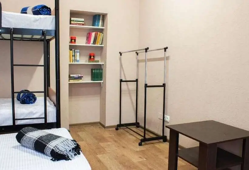 Pat in Cameră Comună, Hostel Koleso