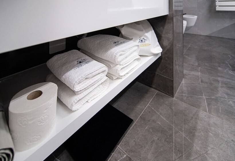 スーペリアースイート, Hraniční Zámeček