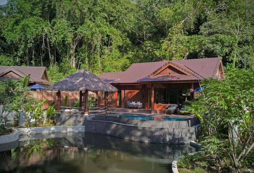 ویلای 1 خوابه, The Pristine Villas And Bungalows At Palau Pacific Resort