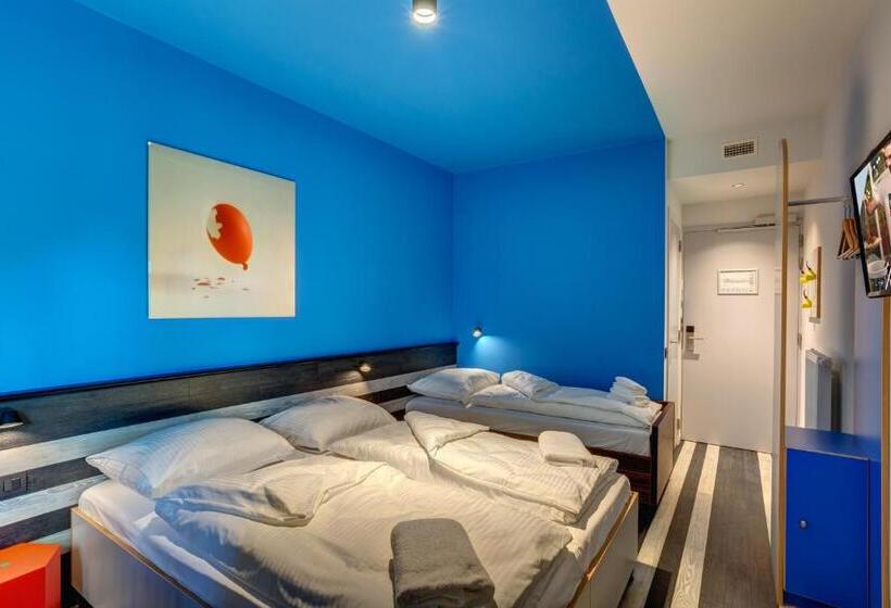 Háromágyas Standard Szoba, Meininger Hotel Bruxelles Gare Du Midi