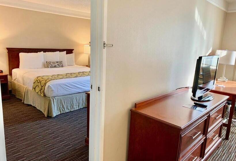 جناح سرير كينج, Baymont By Wyndham Texarkana