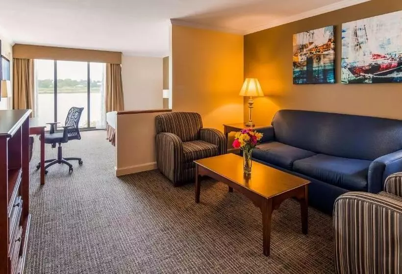 سوئیت با وان آب گرم, Best Western Adams Inn Quincy Boston