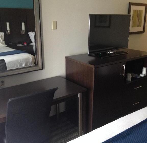 غرفة قياسية لذوى الاحتياجات الخاصة, Holiday Inn Express Montgomery East I 85, An Ihg