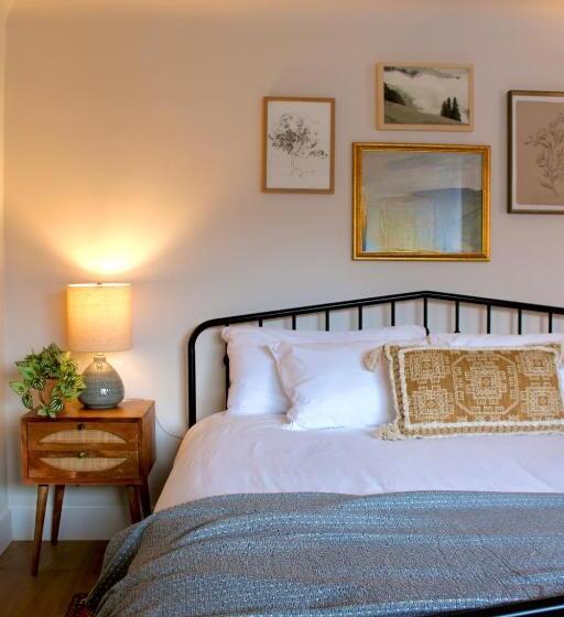 キングサイズベッドのスタンダードルーム, Peak To Peak Lodge