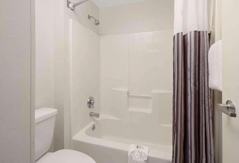 غرفة إدارية سرير كينج, La Quinta By Wyndham Naples East