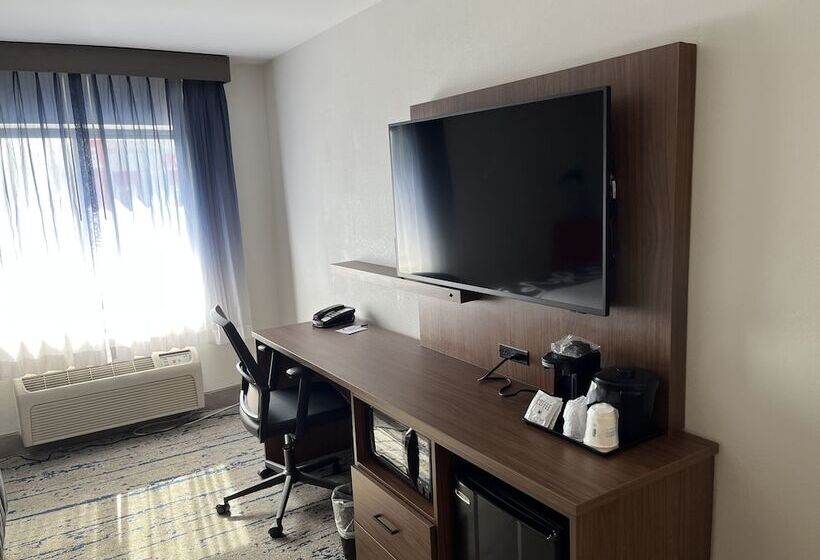 اتاق لوکس, La Quinta By Wyndham Nashville Airport