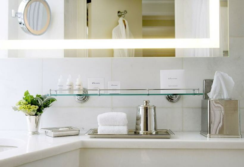 استودیوی لوکس, The Benjamin Royal Sonesta New York