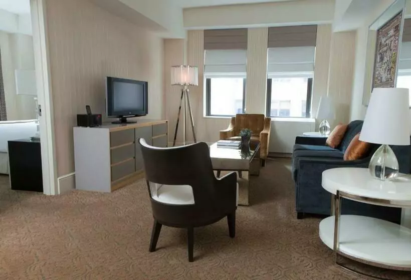 سوئیت با تخت بزرگ, The Benjamin Royal Sonesta New York
