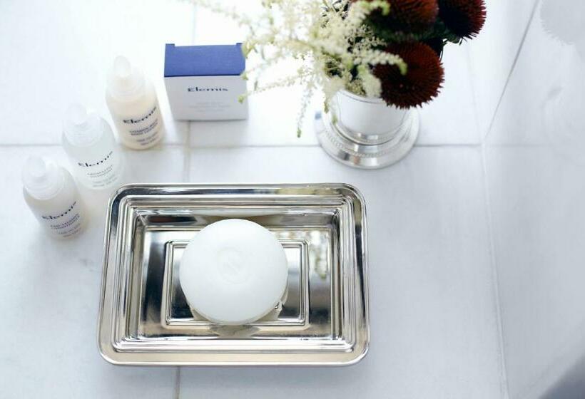 سوئیت برای معلولان, The Benjamin Royal Sonesta New York