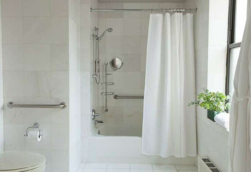 سوئیت برای معلولان, The Benjamin Royal Sonesta New York