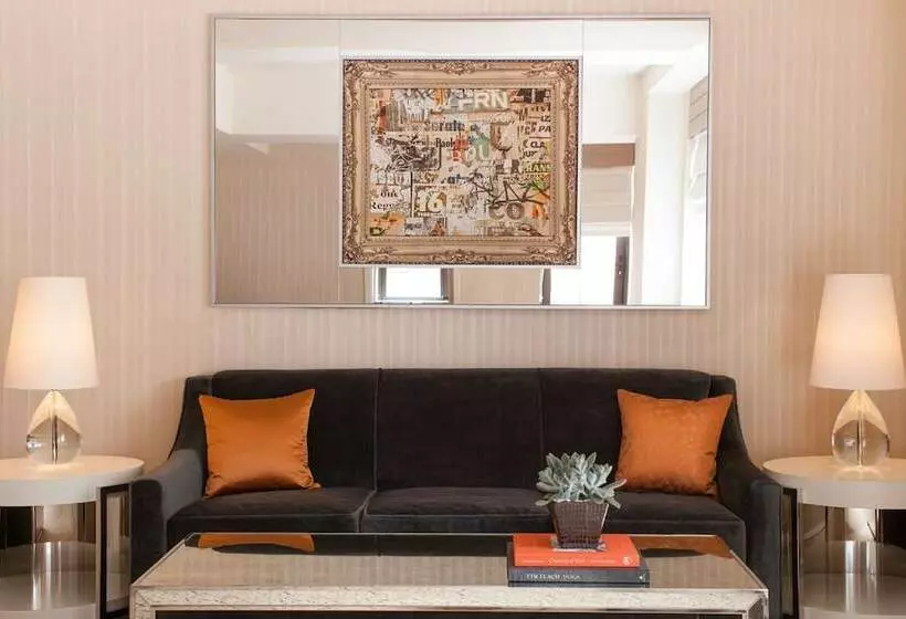 سوئیت برای معلولان, The Benjamin Royal Sonesta New York