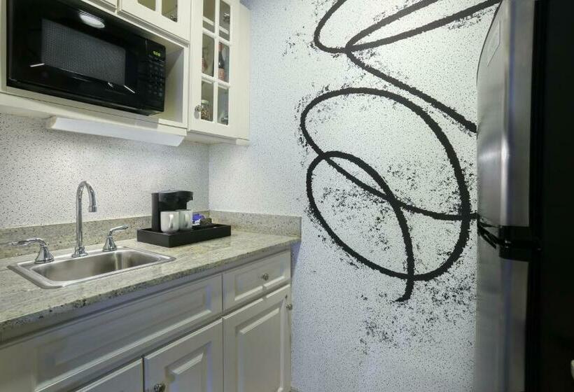 سوییت لوکس, The Benjamin Royal Sonesta New York