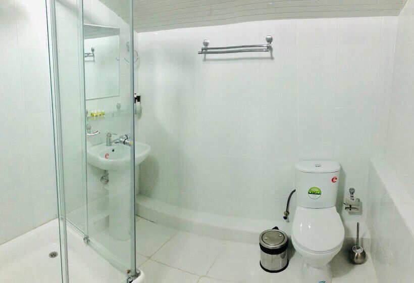 Habitació Triple Estàndard, Pamir