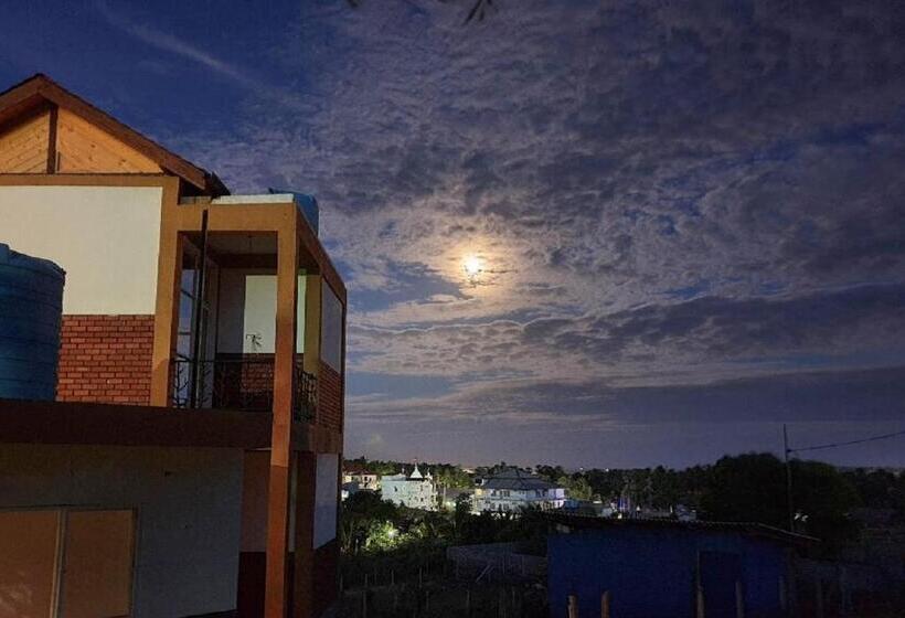 اتاق استاندارد سه تخته با بالکن, Woodycrest