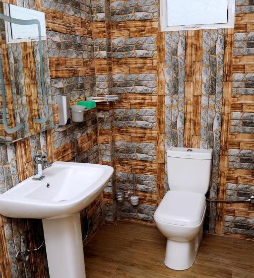 اتاق ساده سه‌ نفره, Woodycrest