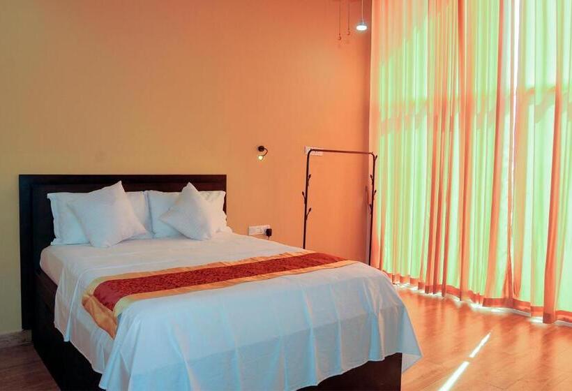 اتاق ساده سه‌ نفره, Woodycrest