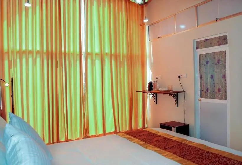 Basic Kolmen Hengen Huone, Woodycrest