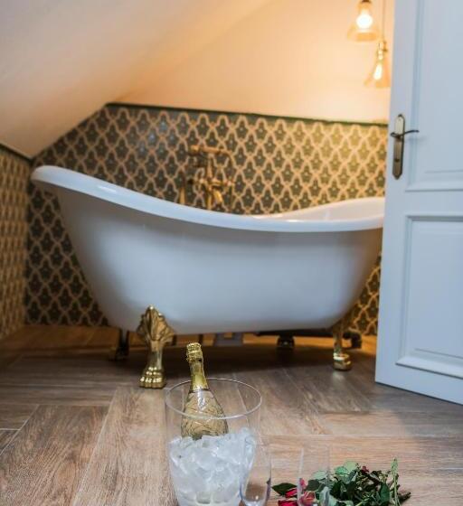 家庭套房, Vila Rozalia Garden Gate