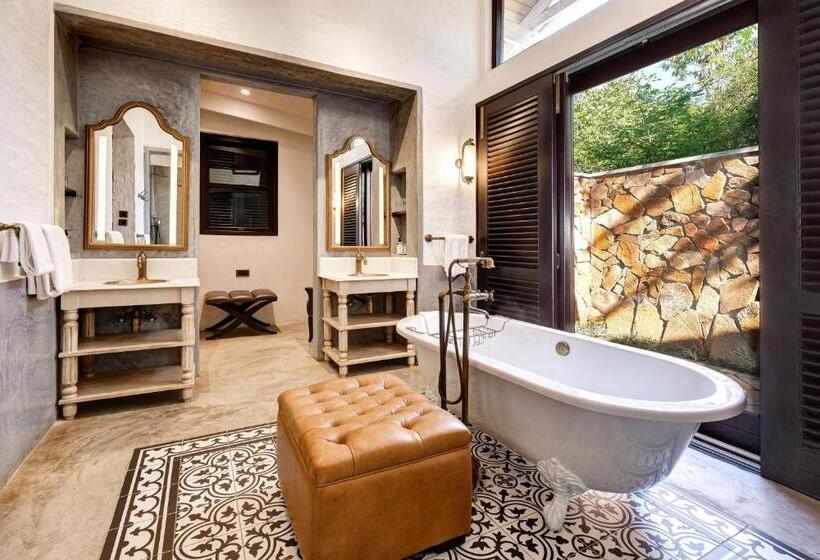 اتاق دلوکس با تخت کینگ و چشم‌انداز, Mbano Manor Hotel Victoria Falls By Mantis