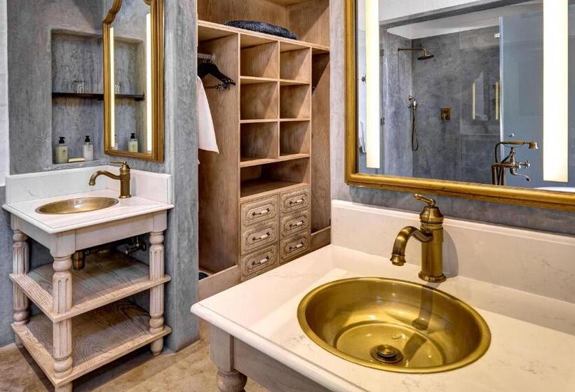 اتاق دلوکس با تخت کینگ و چشمانداز, Mbano Manor Hotel Victoria Falls By Mantis