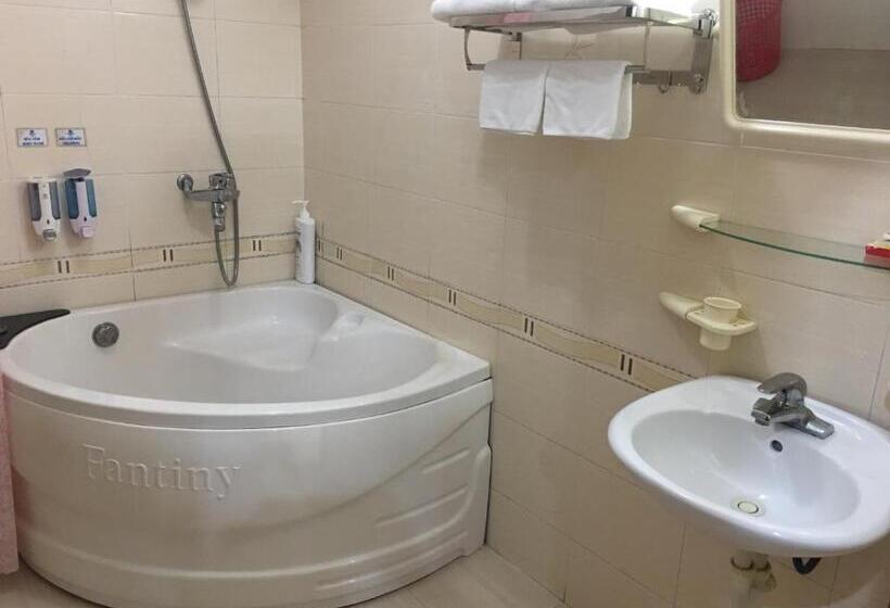 اتاق لوکس, Thien Anh