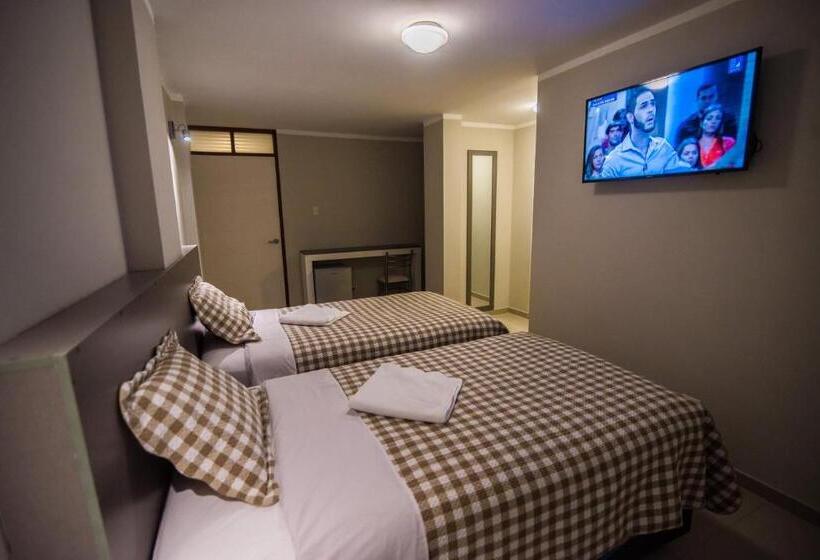 اتاق استاندارد با 2 تخت دوبل, Hostal Montalvo