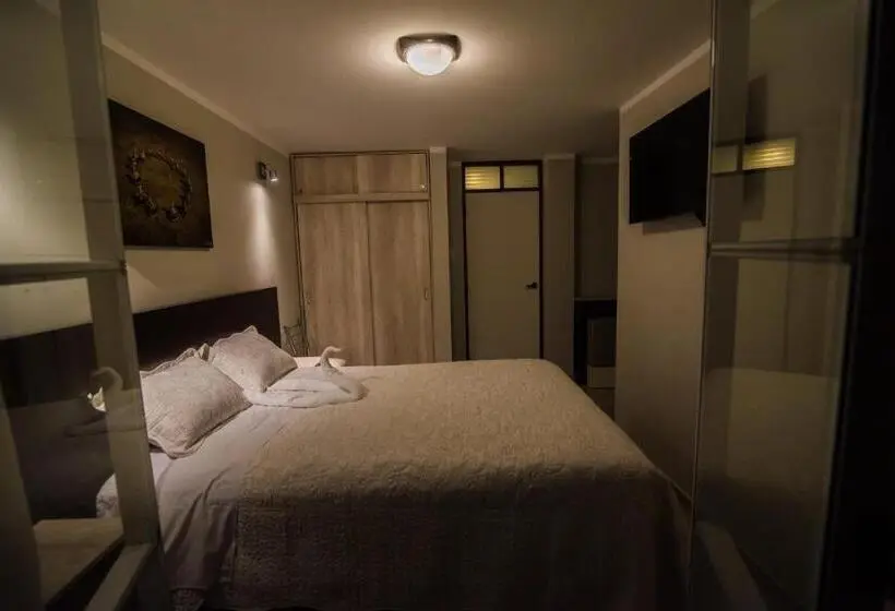 バルコニー付きデラックスルーム, Hostal Montalvo