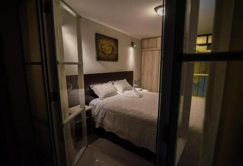 バルコニー付きデラックスルーム, Hostal Montalvo