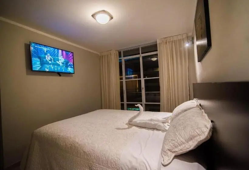 バルコニー付きデラックスルーム, Hostal Montalvo