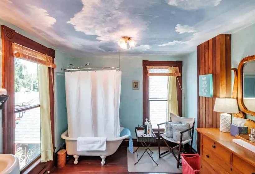 バスルーム共有のシングルスタンダード, Mamere's Guest House