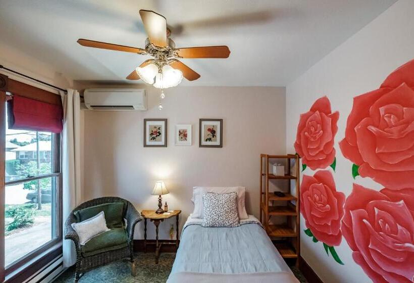 Номер Стандарт Индивидуальный Совместная Ванная, Mamere's Guest House