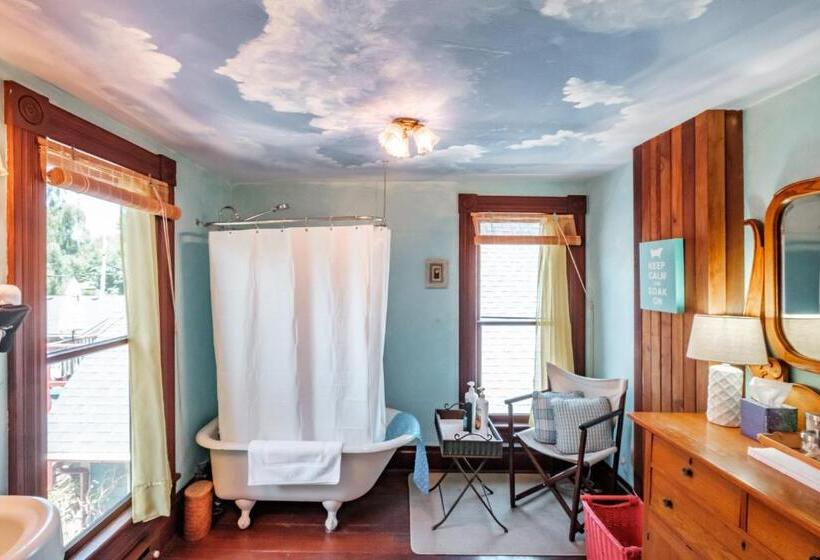 带共用浴室的标准房间, Mamere's Guest House