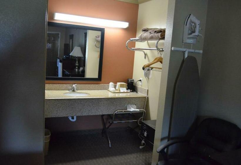 キングサイズベッドのデラックスルーム, Hill Country Inn And Suite