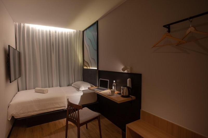 Quarto Estandar Individual, Hako