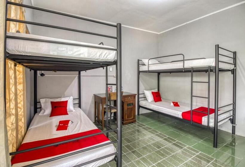 Кровать в Общей Комнате, Reddoorz Hostel Near Adisucipto Airport Yogyakarta