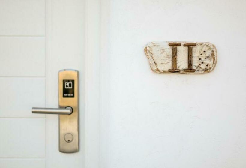 جناح ديلوكس مطل على البحر, Glaronissi Beach