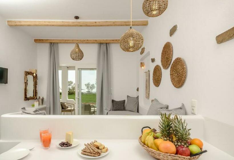 جناح سرير كينج, Glaronissi Beach