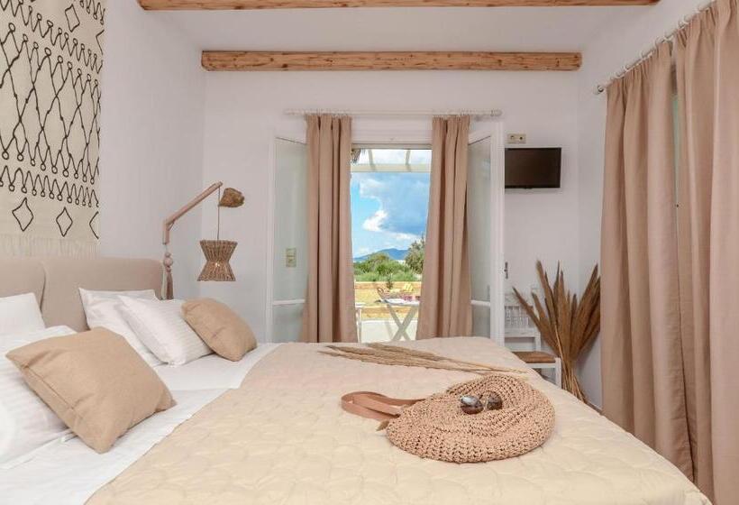 شقة سوبيريور غرفة نوم واحدة مطلّة علي البحر, Glaronissi Beach