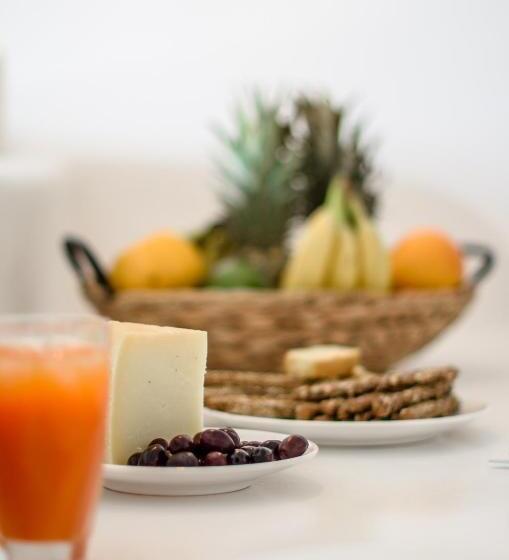 جناح سرير كينج, Glaronissi Beach