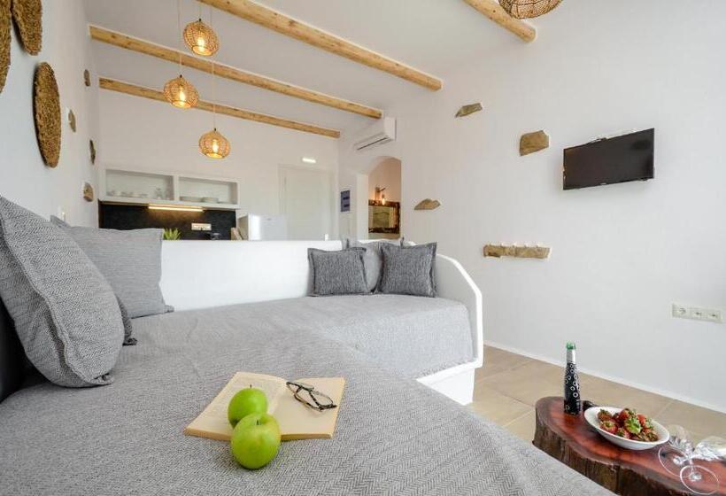 جناح سرير كينج, Glaronissi Beach