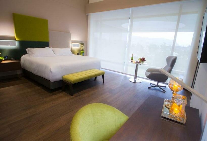 高级大房间, Sabana Park