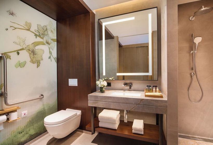 Quarto Estandar Cama Casal, Hilton Garden Inn Nujiang