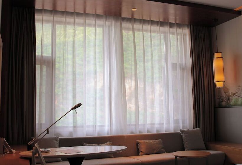 חדר סטנדרט מיטה זוגית, Hilton Garden Inn Nujiang