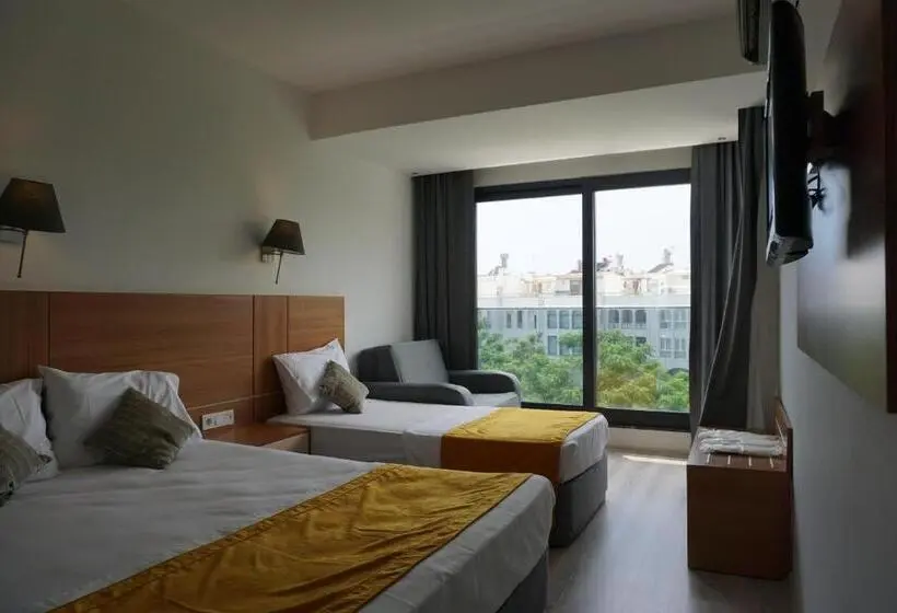 اتاق استاندارد سه نفره, Antalya Ramona
