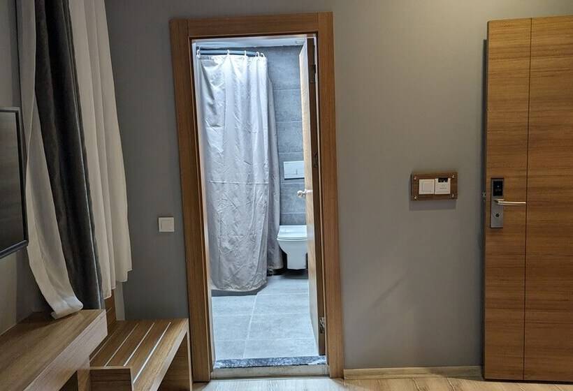 اتاق استاندارد سه نفره, Antalya Ramona